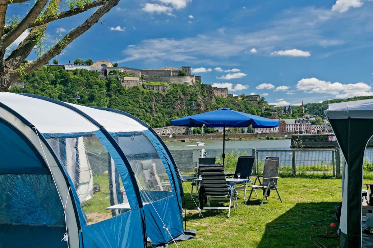 Stellplätze am Ufer Galleriebild